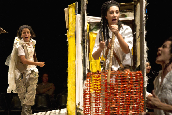 Espetáculo faz duas apresentações no Teatro Barreto Júnior. Fotos: AlanOju