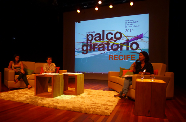 Programação do Palco Giratório Recife foi anunciada durante coletiva no Teatro Marco Camarotti. Foto: Pollyanna Diniz
