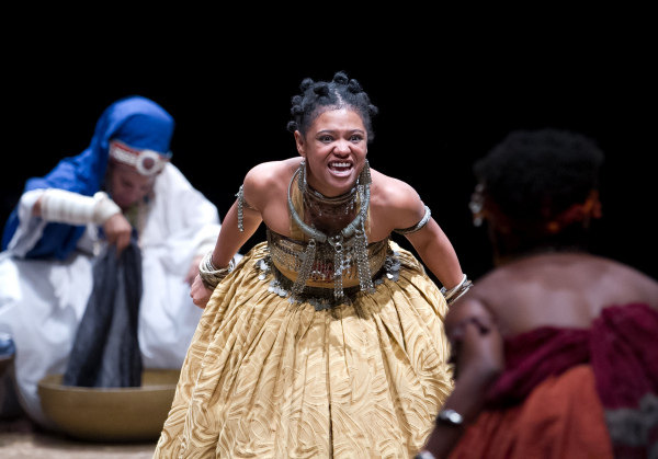 Salina (A última vértebra), em montagem da Amok Teatro, Junior Aragão