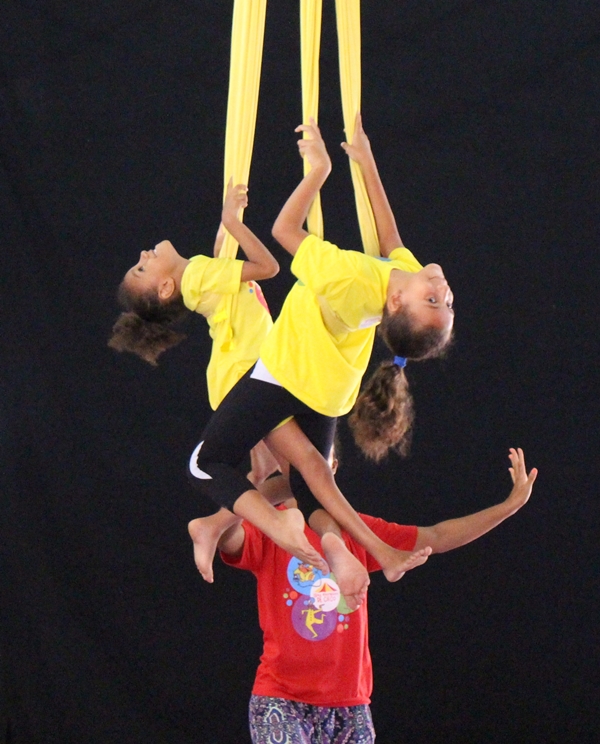 Espetáculo da Escola Pernambucana de Circo