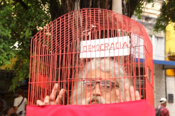  Performances na rua. Foto Xirumba Amorim