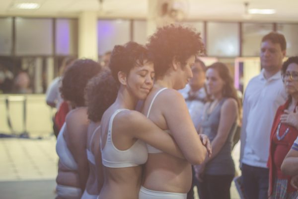 Cena do espetáculo de dança contemporânea Segunda Pele. Foto: Divulgação